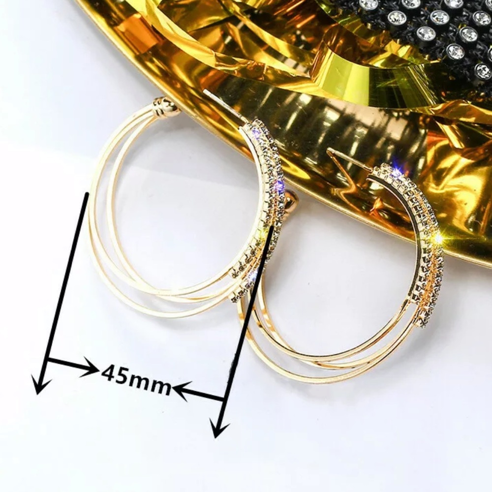🔥Gorgeous 18K Gold Diamond Hoop Earrings🔥 - Picture 5 of 7